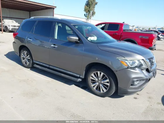 2018 Nissan Pathfinder S