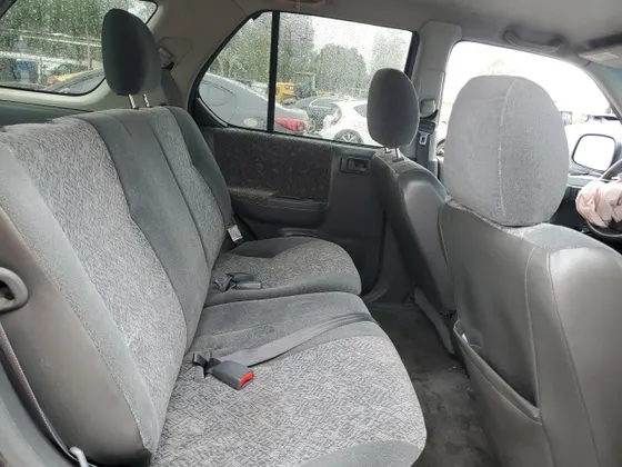 2002 Isuzu Rodeo S
