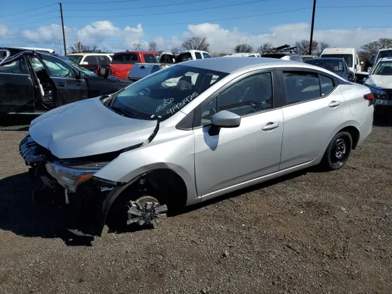 2025 Nissan Versa SV