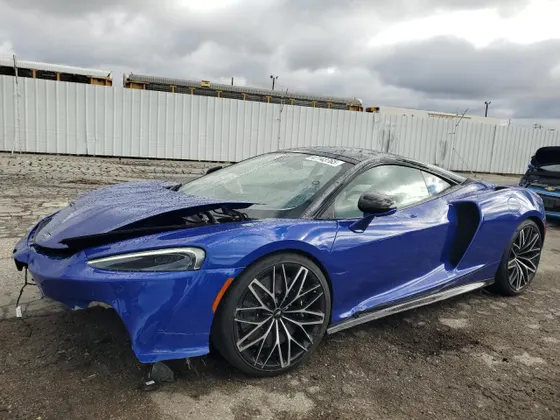 2023 McLaren GT