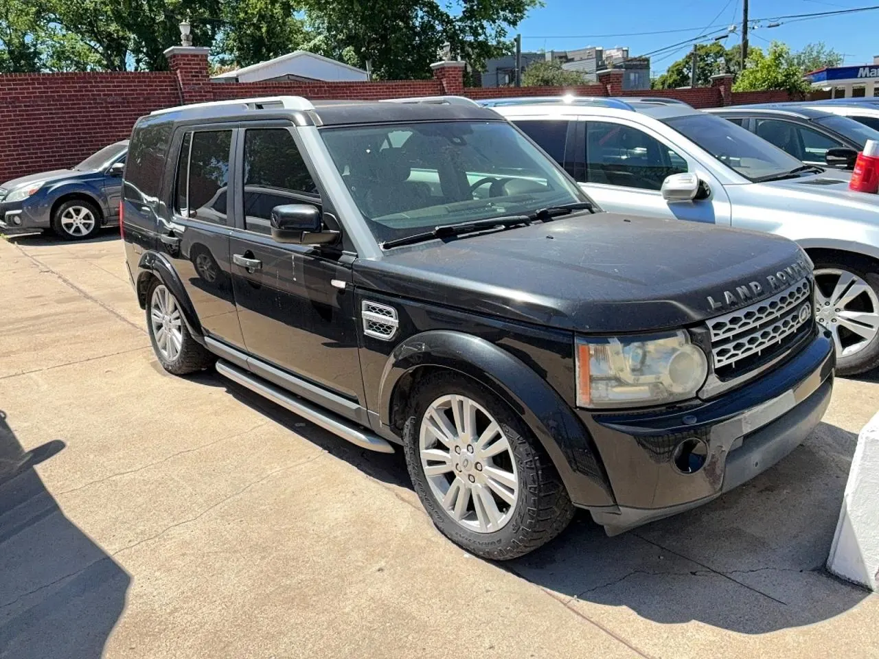 2011 Land Rover LR4 LUX