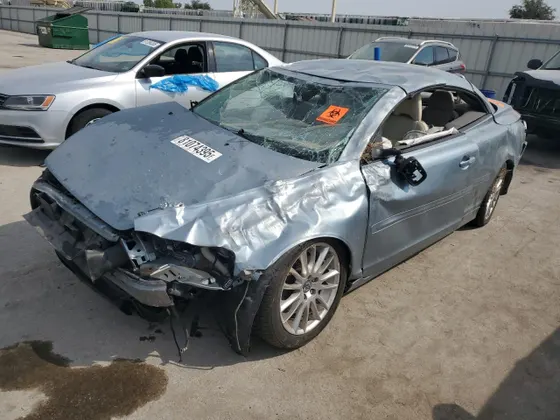 2006 Volvo C70 T5