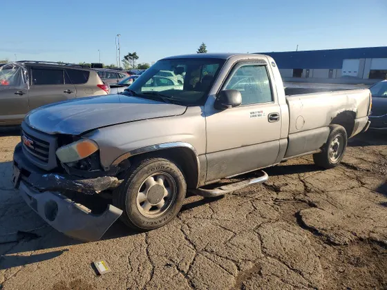 2004 GMC Sierra 1500 Work Truck