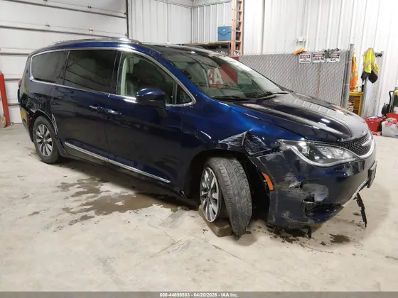 2020 Chrysler Pacifica Touring L Plus