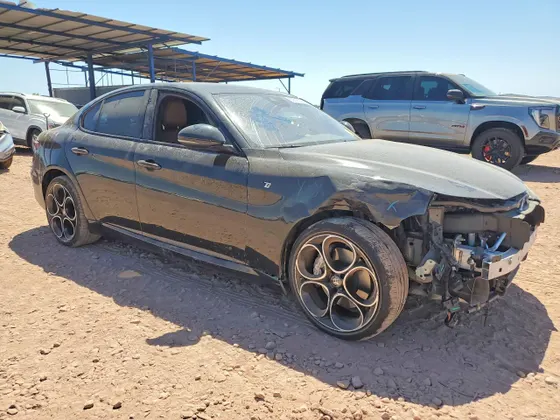 2022 Alfa Romeo Giulia Veloce