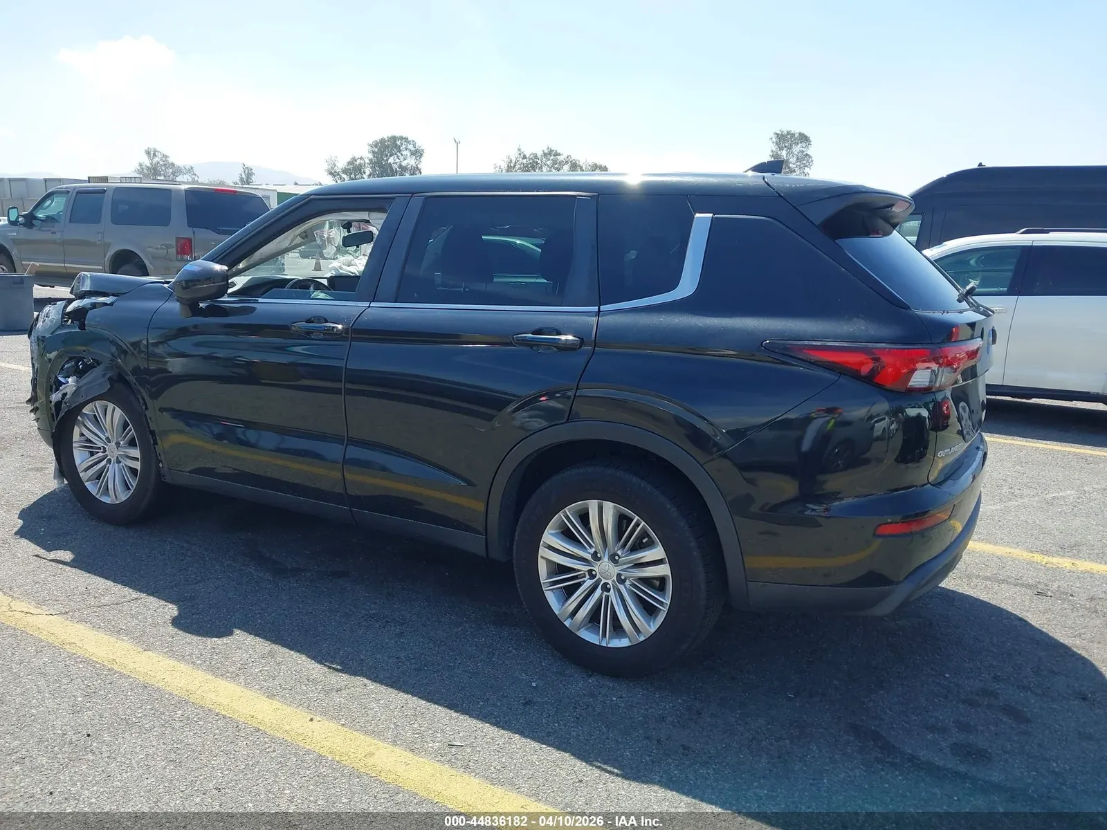 2022 Mitsubishi Outlander ES