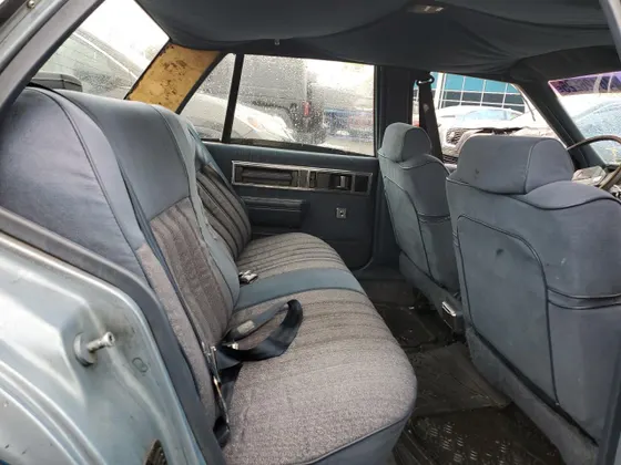 1991 Oldsmobile Delta 88 ROYALE