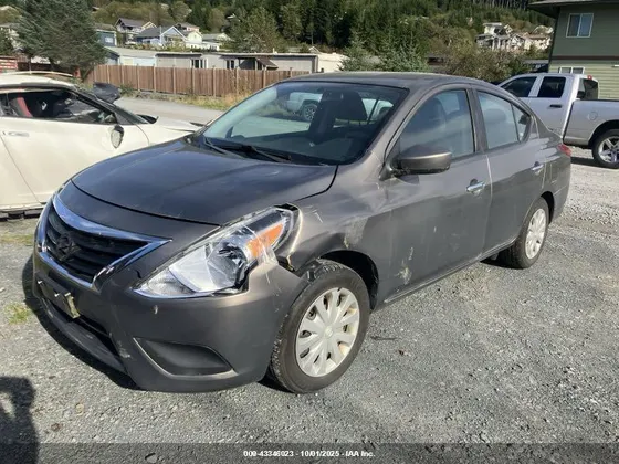 2016 Nissan Versa S Plus
