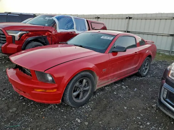 2006 Ford Mustang GT Deluxe