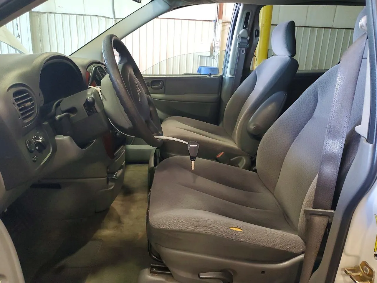 2006 Chrysler Town & Country SWB TOWN & COUNTRY