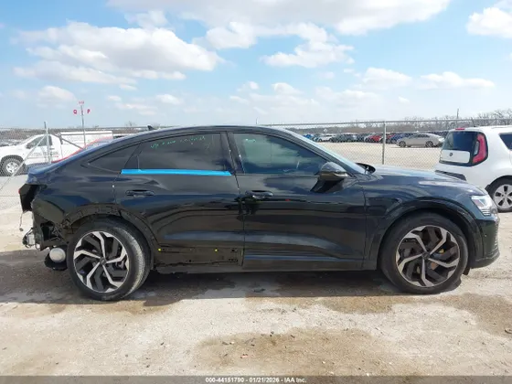 2024 Audi Q8 e-tron Sportback S line Prestige