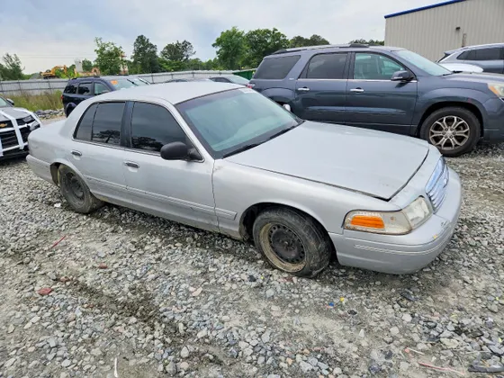 2001 Ford Crown Victoria