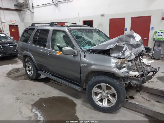 2004 Nissan Pathfinder LE Platinum