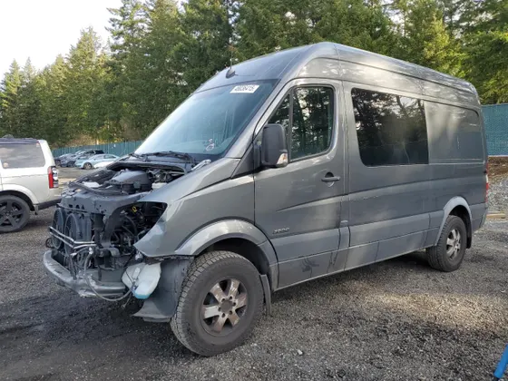2015 Mercedes-Benz Sprinter Crew Vans 2500
