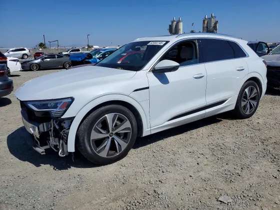 2024 Audi Q8 e-tron Premium Plus