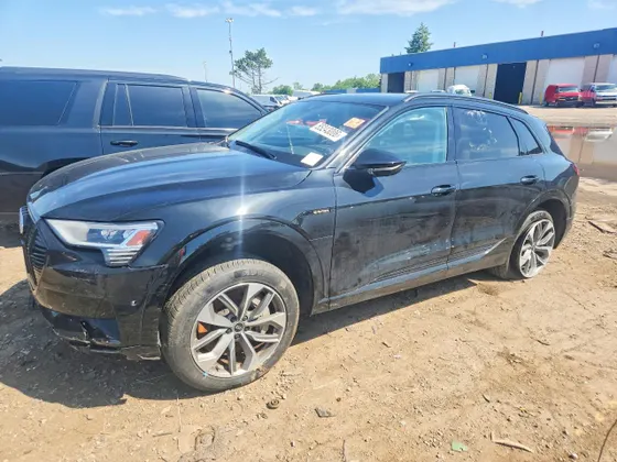 2021 Audi e-tron Premium Plus