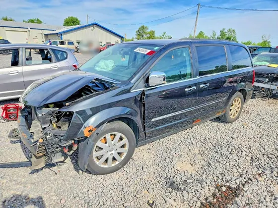 2012 Chrysler Town & Country Touring-L