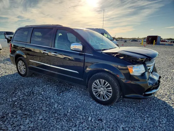 2016 Chrysler Town & Country Touring-L Anniversary Edition