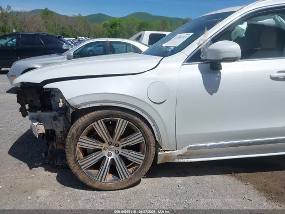 2025 Volvo XC90 Plug-In Hybrid Ultra