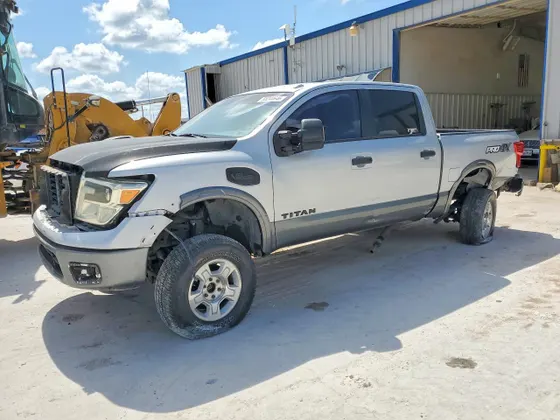 2017 Nissan Titan SV