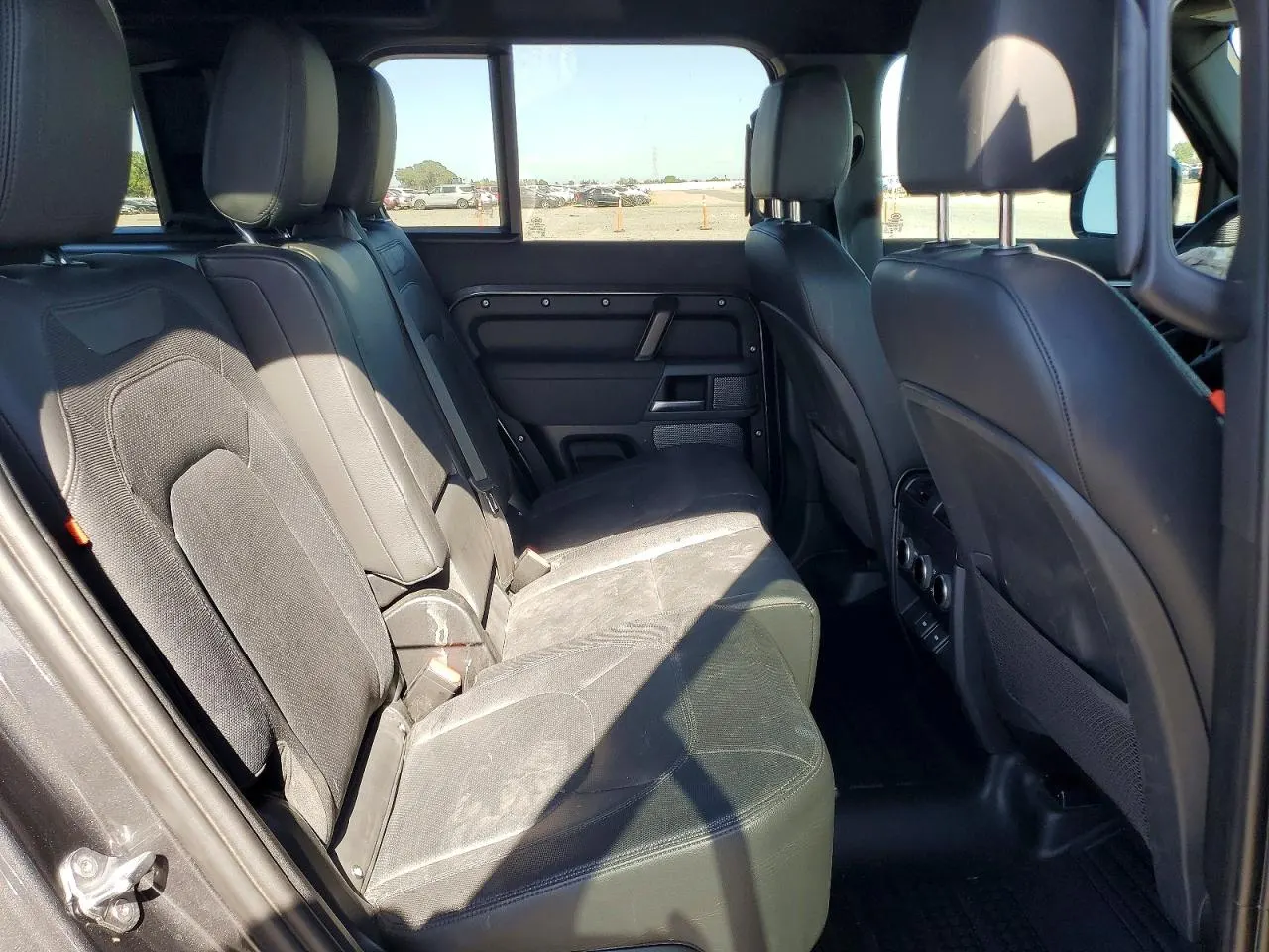 2023 Land Rover Defender X-Dynamic SE