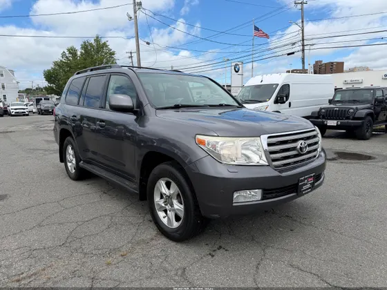 2011 Toyota Land Cruiser V8