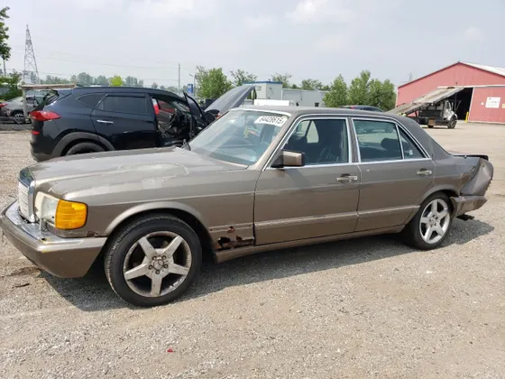 1988 Mercedes-Benz 300 Series 300SE