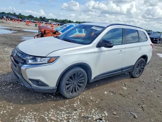 2020 Mitsubishi Outlander ES