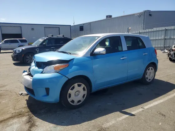 2014 Scion xD