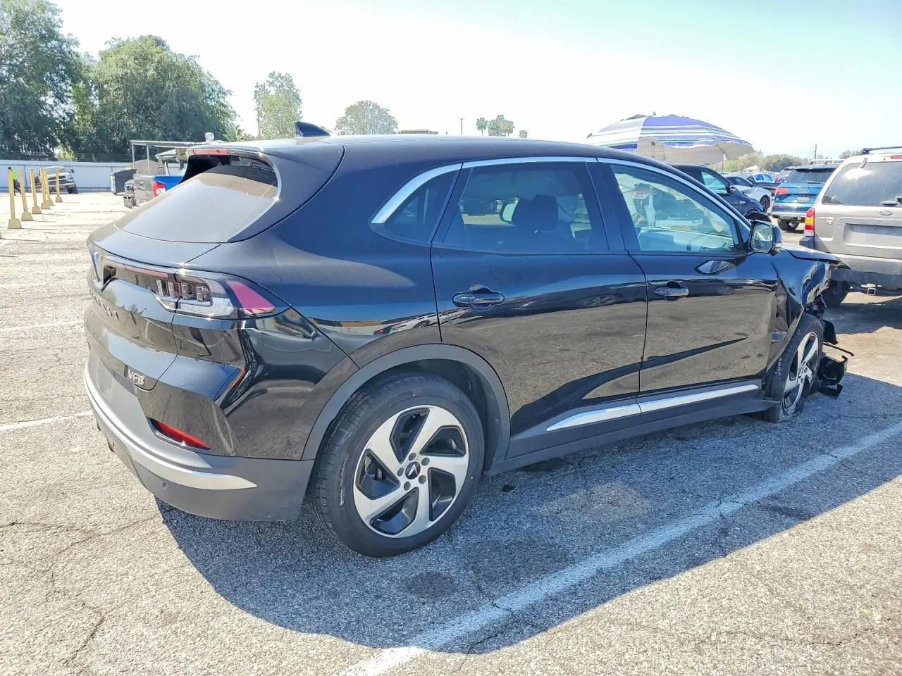 2023 VinFast VF 8 Eco