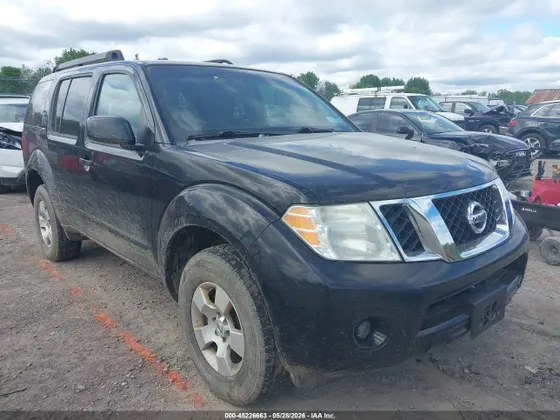 2008 Nissan Pathfinder SE