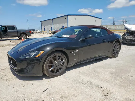 2016 Maserati GranTurismo Convertible Sport