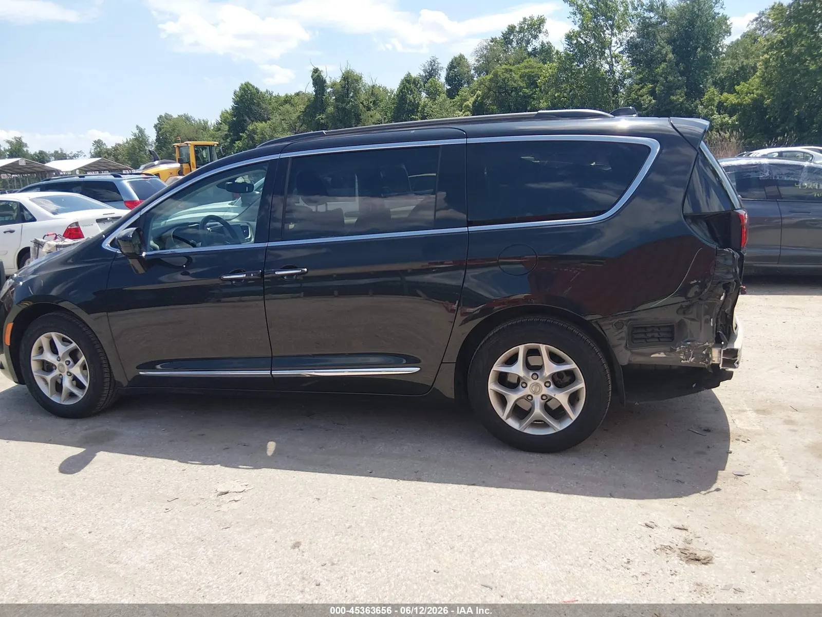 2017 Chrysler Pacifica Touring-L