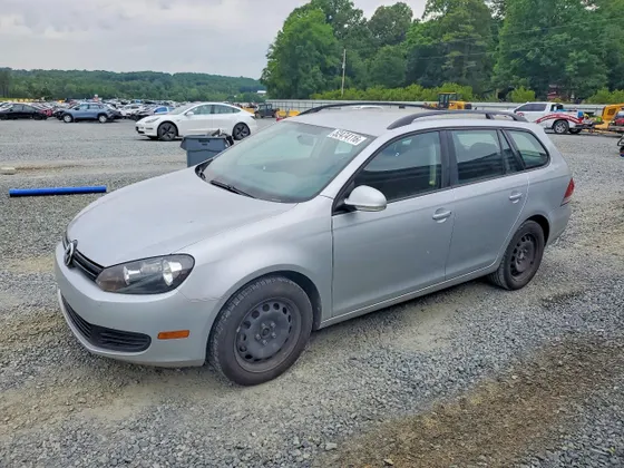 2013 Volkswagen Jetta SportWagen SE w/Sunroof