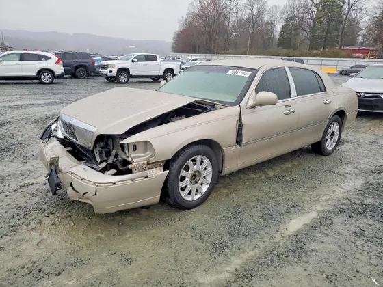 2009 Lincoln Town Car Signature Limited