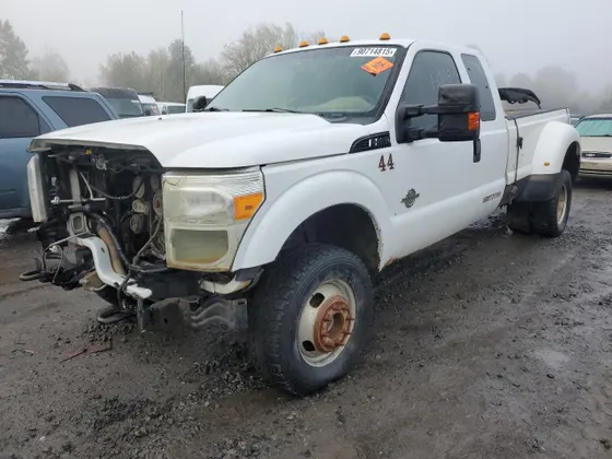 2011 Ford Super Duty F-350 DRW XL