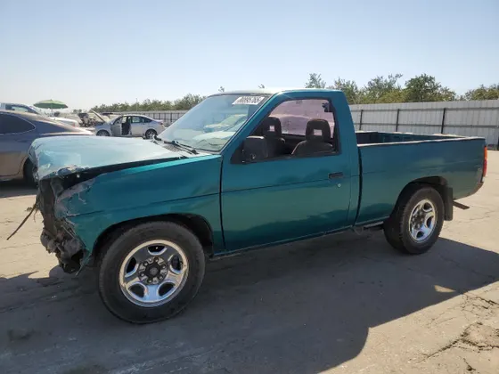 1989 Nissan Hardbody SHORT BED