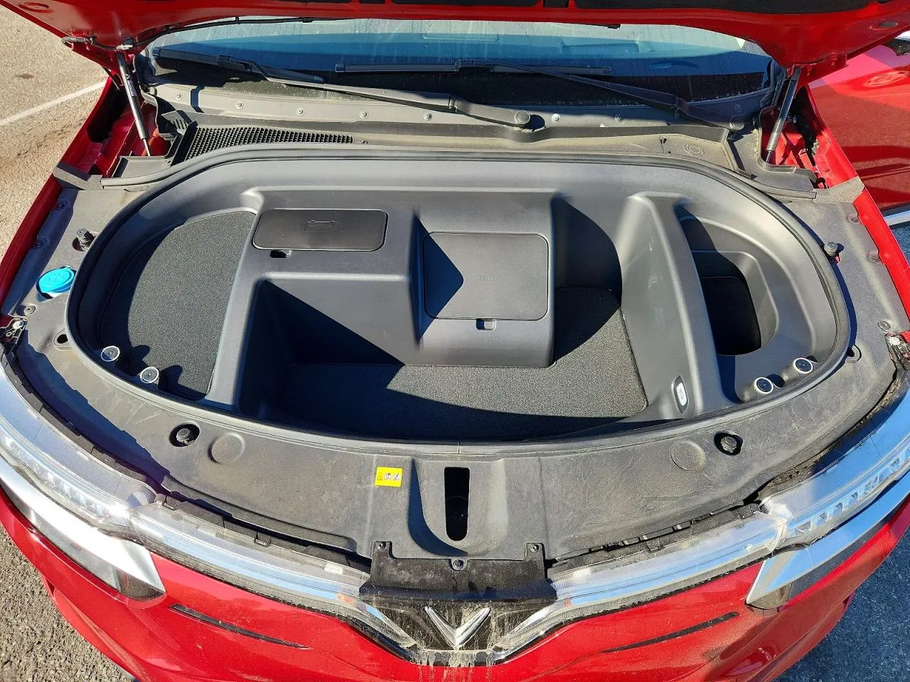 2024 VinFast VF 8 Eco