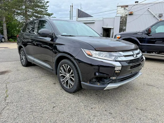 2018 Mitsubishi Outlander ES