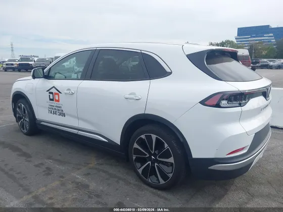 2023 VinFast VF 8 Plus