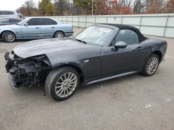 2018 FIAT 124 Spider Classica