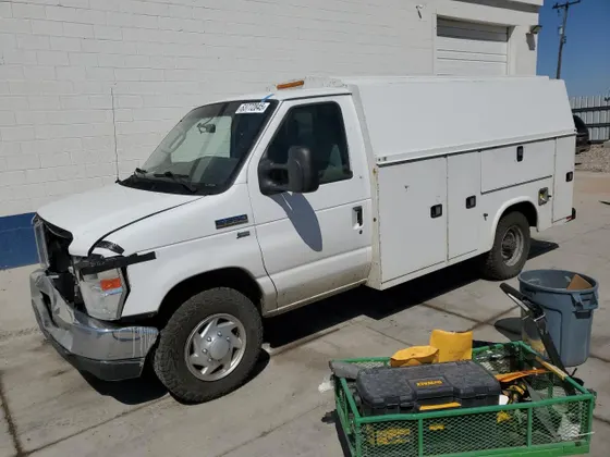 2017 Ford E-Series Cutaway E350 SUPER DUTY CUTAWAY VAN