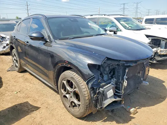 2018 Alfa Romeo Stelvio Sport