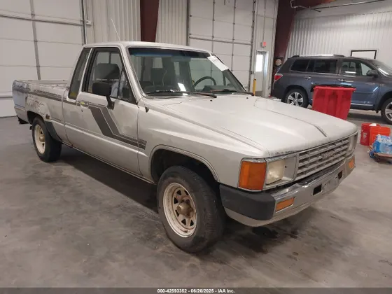 1985 Toyota Pickup & Landcruiser SR5