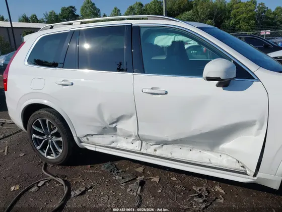 2018 Volvo XC90 Momentum