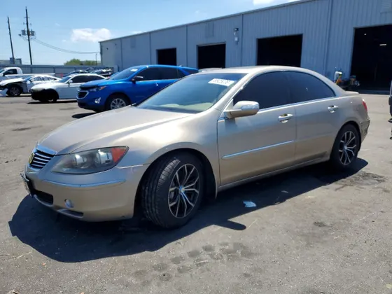 2005 Acura RL