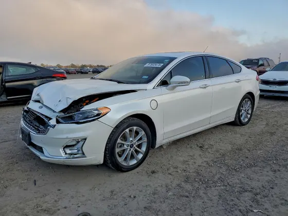 2020 Ford Fusion Plug-In Hybrid Titanium