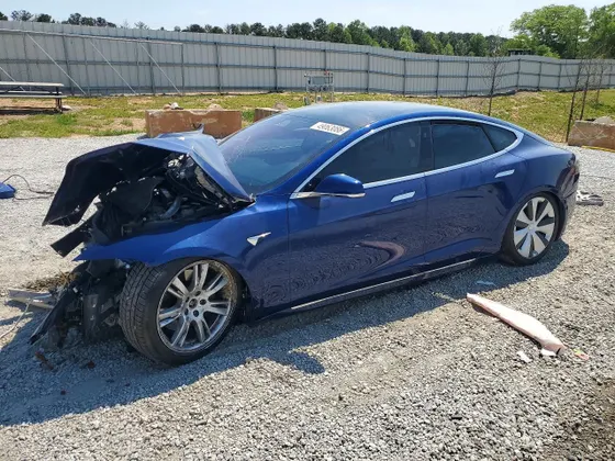 2020 Tesla Model S Long Range
