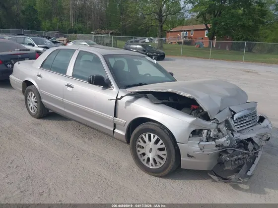 2005 Ford Crown Victoria LX