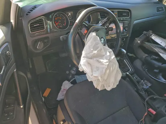 2018 Volkswagen Golf SportWagen S
